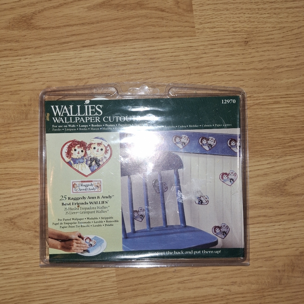 Wallis Raggedy Ann & Andy Wallpaper Cutouts